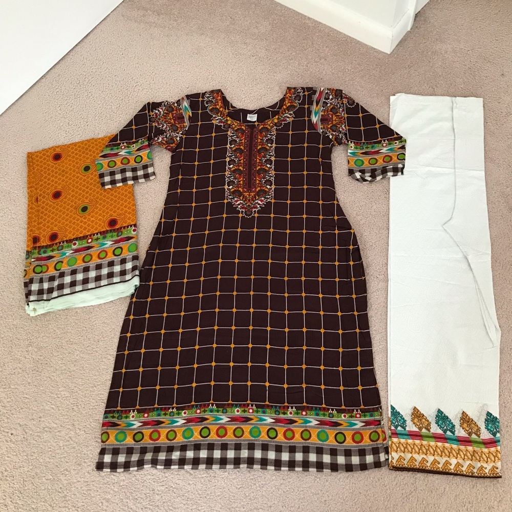 NEW Pakistani Lawn Shalwar Kameez